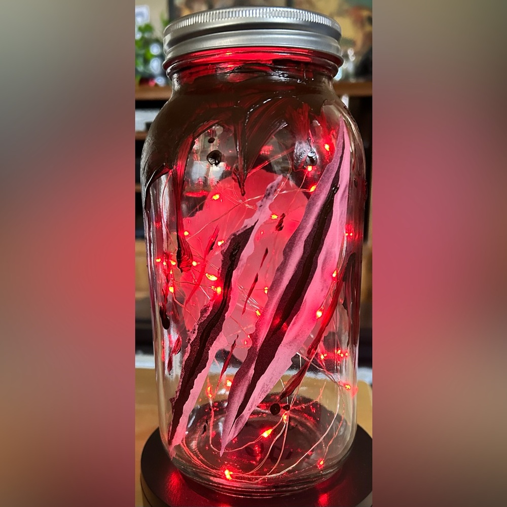 MOVIE FANDOM/THEMED 64oz JAR + 14’ OF RED FAIRY-LIGHTS/PAINTED/HANDMADE - Picture 3 of 8